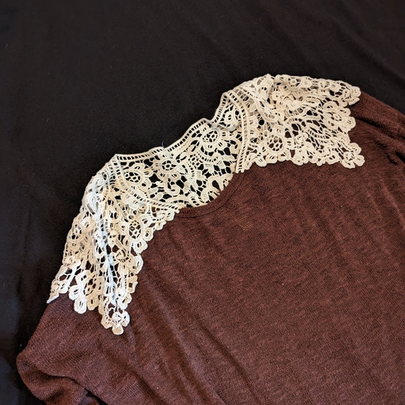 Brown with lace sweater - Picture 2 of 2